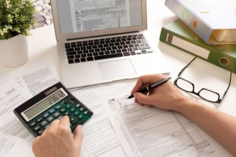 Declaración de la Renta en Castilla y León 2025 y deducciones por ...